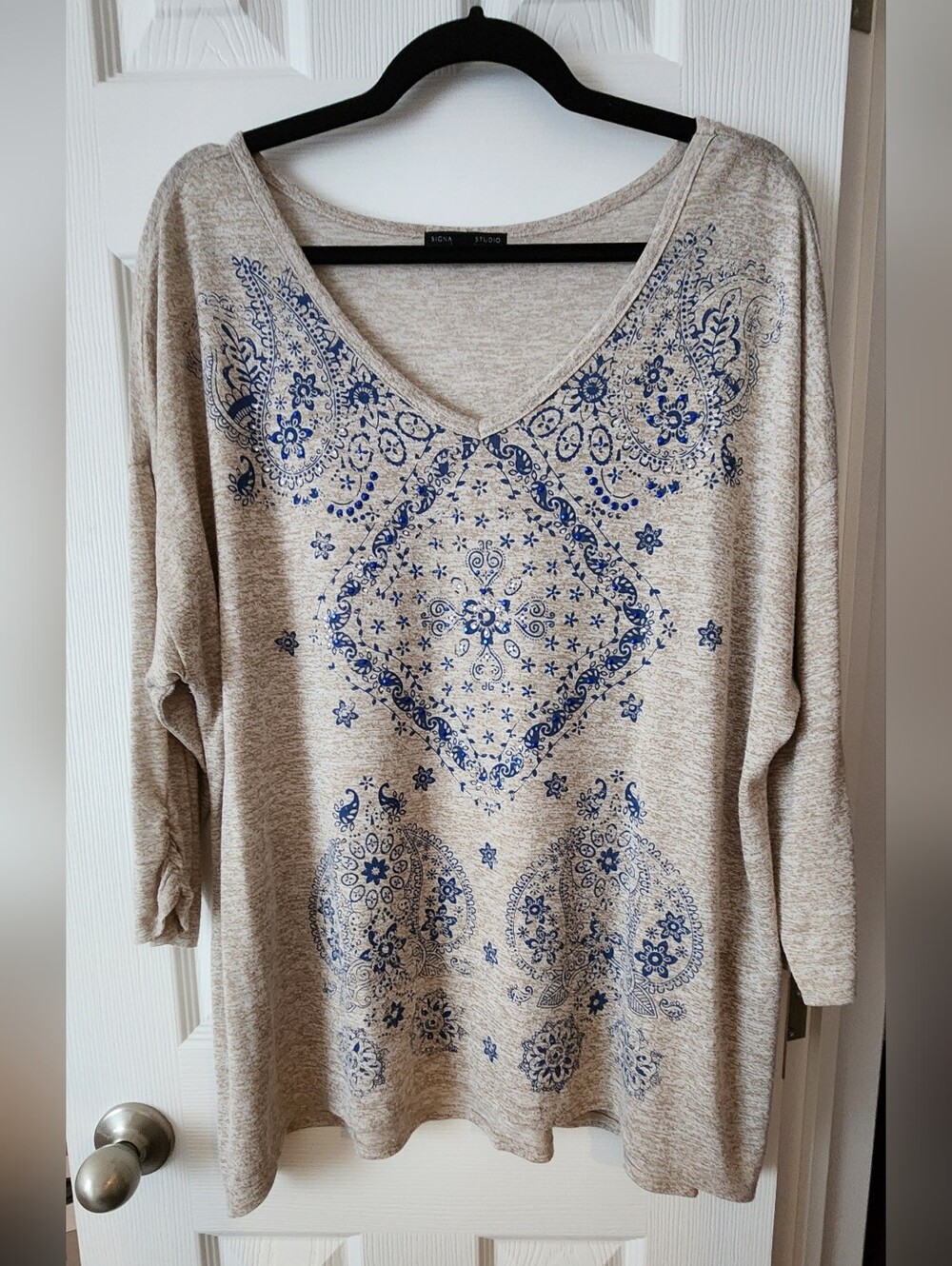 Signature Studio Cream Heather V-Neck Tunic with Navy Trim